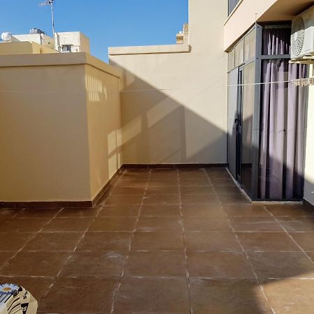 Charming Apartment-Wifi-Sleeps 5 Marsaskala Bagian luar foto