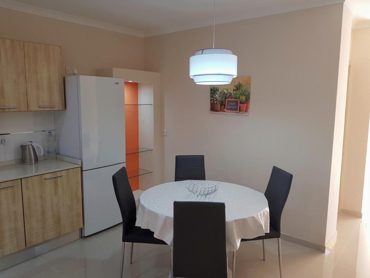 Charming Apartment-Wifi-Sleeps 5 Marsaskala Bagian luar foto