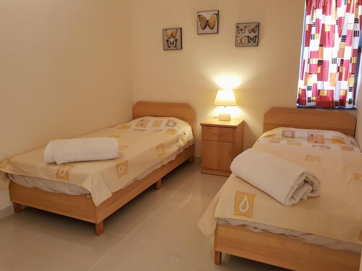 Charming Apartment-Wifi-Sleeps 5 Marsaskala Bagian luar foto