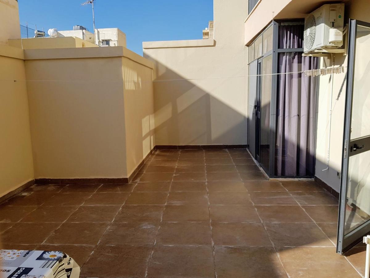 Charming Apartment-Wifi-Sleeps 5 Marsaskala Bagian luar foto